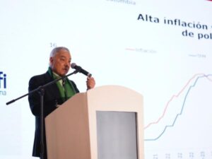 Reducción de la tasa de ahorro afectó el PIB, según el Superintendente Financiero | Finanzas | Economía