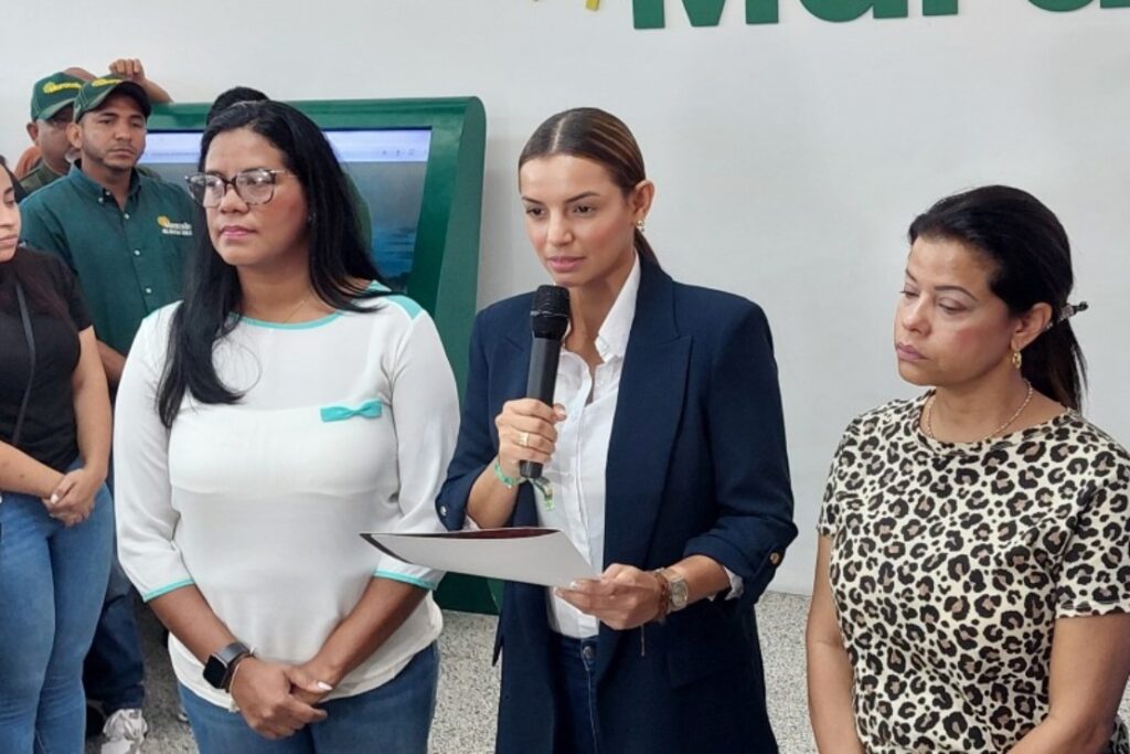 Por intimidación y persecución renuncia la primera dama de Maracaibo