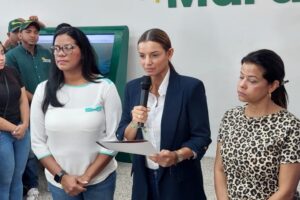 Por intimidación y persecución renuncia la primera dama de Maracaibo