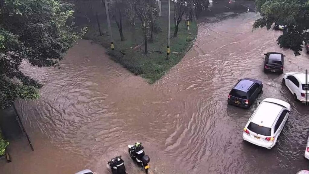 Reportan inundaciones por las fuertes lluvias