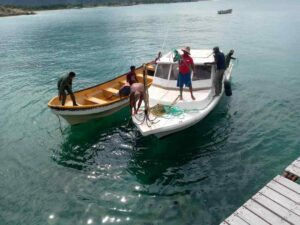 Rescatados 4 pescadores desaparecidos desde el martes en La Guaira