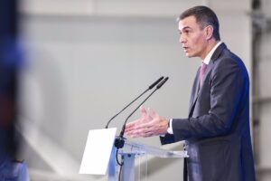 Sánchez habla con su homólogo de Líbano para mostrarle apoyo y llama a un alto el fuego inmediato