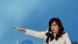 Se recalienta duelo entre Fernández de Kirchner y Milei por polémicos dichos del presidente