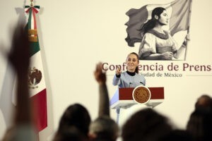 Sheinbaum afirma que inversionistas no deben "preocuparse" con la reforma energética