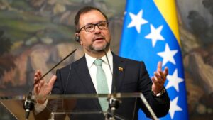 Sigue desaparecido periodista. Canciller niega arrestos políticos.