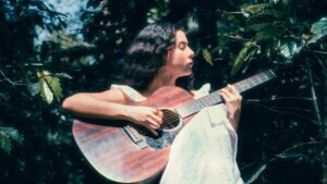 Silvana Estrada, la mujer que interpreta la alegría del dolor