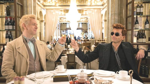 Neil Gaiman deja "Good Omens" tras polémicas acusaciones. Prime Video concluirá la serie con un especial de 90 minutos.