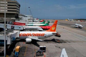 Suspensión de vuelos con cuatro países se hizo "por seguridad", dijo Velásquez Araguayán