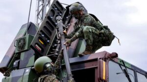 Taiwán despliega a su Ejército para “proteger” su soberanía frente a maniobras de China - AlbertoNews