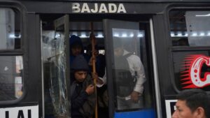 Tercer paro del transporte público en un mes en protesta por el alza de la delincuencia en Perú