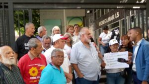 Trabajadores acuden a Fedecámaras en rechazo a reforma