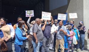 Trabajadores de la UCV exigen revisión de salarios y pago no fraccionado de aguinaldos - AlbertoNews