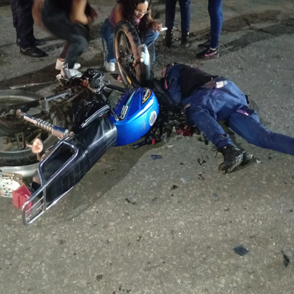 Un funcionario de la PNB murió y tres heridos tras un choque de motos en Tocuyito 