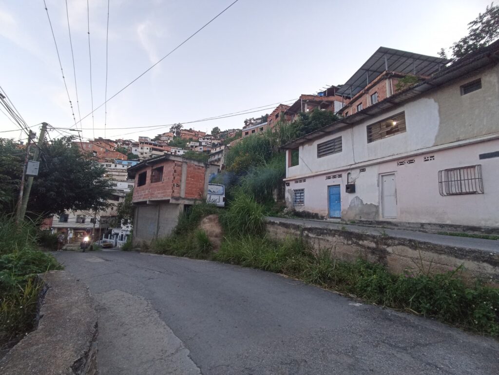 Un hombre es acribillado en Los Teques
