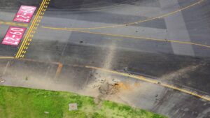 Una bomba de la II Guerra Mundial estalla en un aeropuerto japonés sin causar heridos