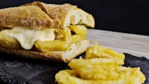 Uno de los mejores bocadillos de calamares de España está en esta ciudad y no es Madrid