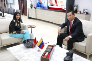 Vicepresidenta se reunió con embajador de Vietnam para fortalecer cooperación