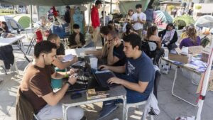 Los precios de la vivienda asfixian a los acampados en Valencia: Ya se alquilan habitaciones por 600 euros