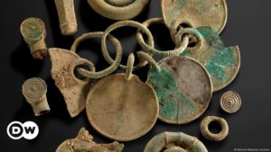 descubren el mayor tesoro de la Edad del Bronce – DW – 25/10/2024