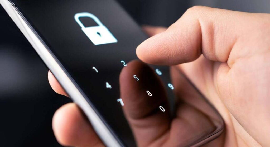 el virus bancario que también roba el PIN y el patrón de desbloqueo del móvil