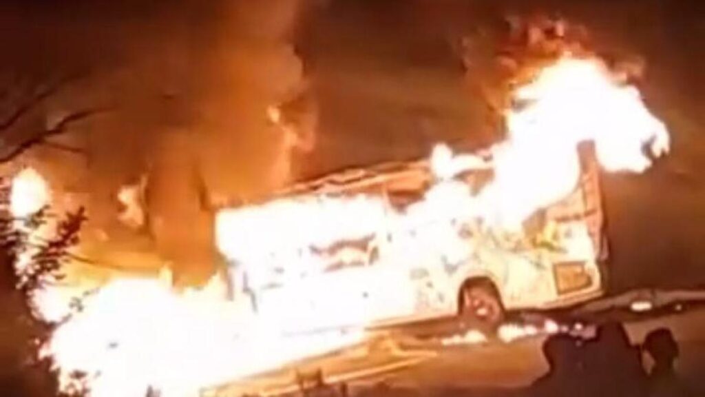incendian bus de transporte intermunicipal en la vía Panamericana