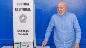 la tasa de desempleo cayó al 6,4%, la más baja desde 2013