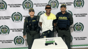 ladrón fue capturado en sepelio con arma de fuego en Valledupar; tenía detención domiciliaria