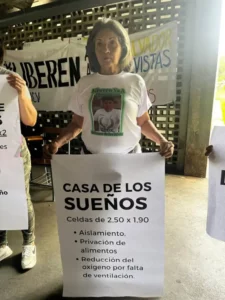 Sol Ocariz en una protesta en Caracas.