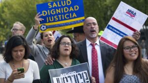 según los expertos, el voto latino es determinante pero está descuidado