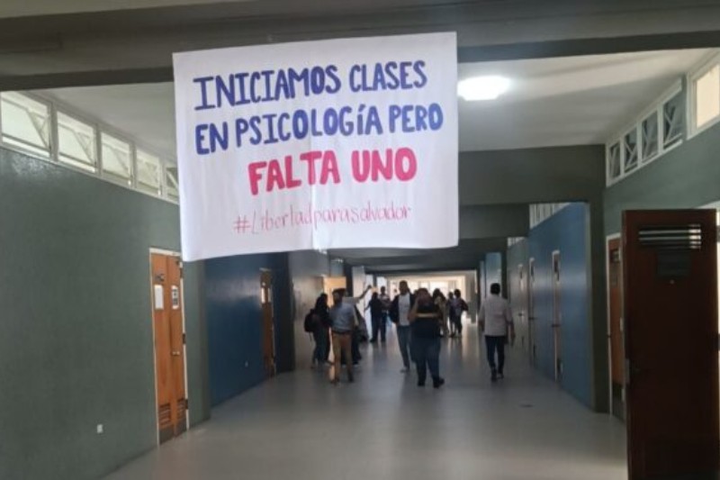 seis estudiantes y un profesor detenidos en represión poselctoral