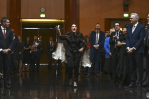 una senadora confrontó a Carlos III durante su visita al parlamento australiano (+Video)
