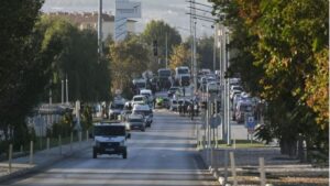 varios muertos, heridos y rehenes en un ataque contra la sede de las industrias aeroespaciales