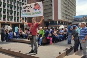 ¿Dónde está lo que dijeron que nos iban a pagar?: Trabajadores reclaman bajos aguinaldos