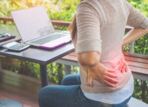 ¿Quieres reducir tu dolor de espalda? Pasa menos tiempo sentado al día