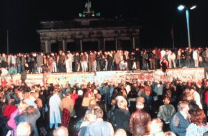 Alemania conmemora 35 años de la caída del Muro de Berlín en medio de una nueva etapa de división