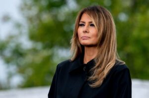 Melania Trump, la enigmática primera dama de EEUU que podría asumir el rol de manera diferente esta vez - AlbertoNews