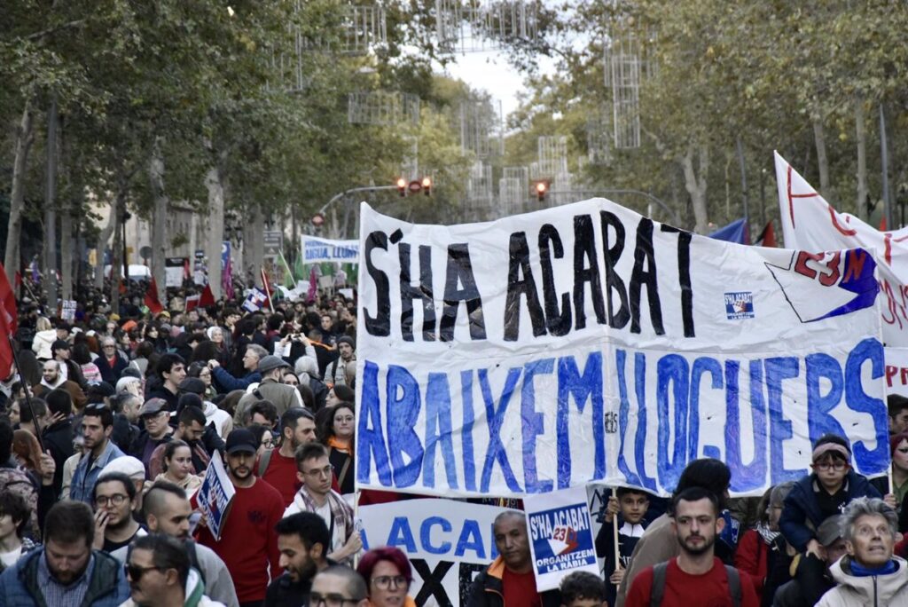 22.000 manifestantes por la vivienda en Barcelona según la Urbana, 126.000 según la organización