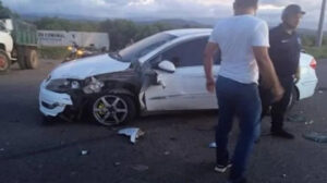 Accidente de tránsito en Falcón deja dos fallecidos y un detenido