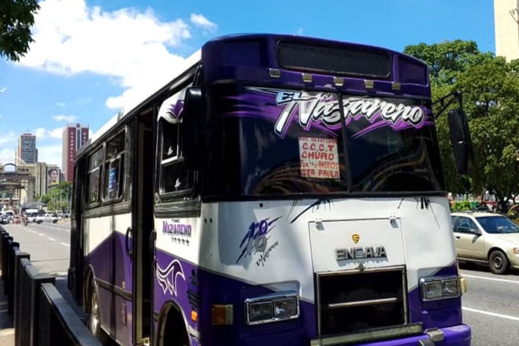 Ajustan pasaje urbano entre 16 y 18 bs: transportistas pedían 25 "porque todo lo cobran en dólares"