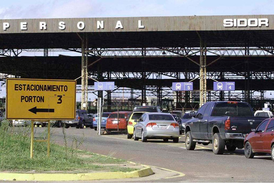 “Al menos 900 accionistas han fallecido esperando reembolso”