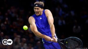 Alexander Zverev elimina a Carlos Alcaraz en el Masters ATP – DW – 15/11/2024