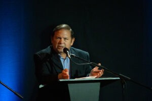 Andrés Velásquez dice que Maduro "tiene tiempo aún" para reconocer que "perdió"