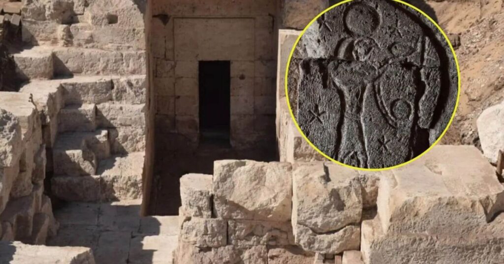 Arqueólogos creen haber descubierto un templo de 2.100 años con cámaras ocultas y deidades estelares en Egipto de la época ptolemaica