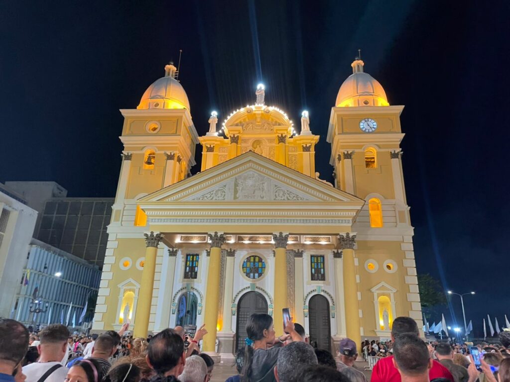 Así viven los zulianos las fiestas en honor a La Chinita | Diario El Luchador