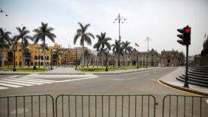 Autoridades peruanas blindan Lima por cumbre APEC y en medio de amenazas de protestas