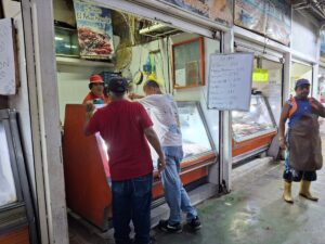 Baja la venta de pescado en el Comunitario