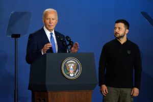 Biden autoriza a Zelenski a usar misiles supersónicos de EEUU, según el Washington Post