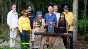 Biden destaca su legado climático en el corazón de la Amazonía