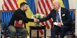 Biden trata de dejar las manos atadas a Trump blindando la ayuda militar