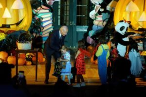 Biden y su esposa Jill celebraron su último Halloween en la Casa Blanca (+Fotos)